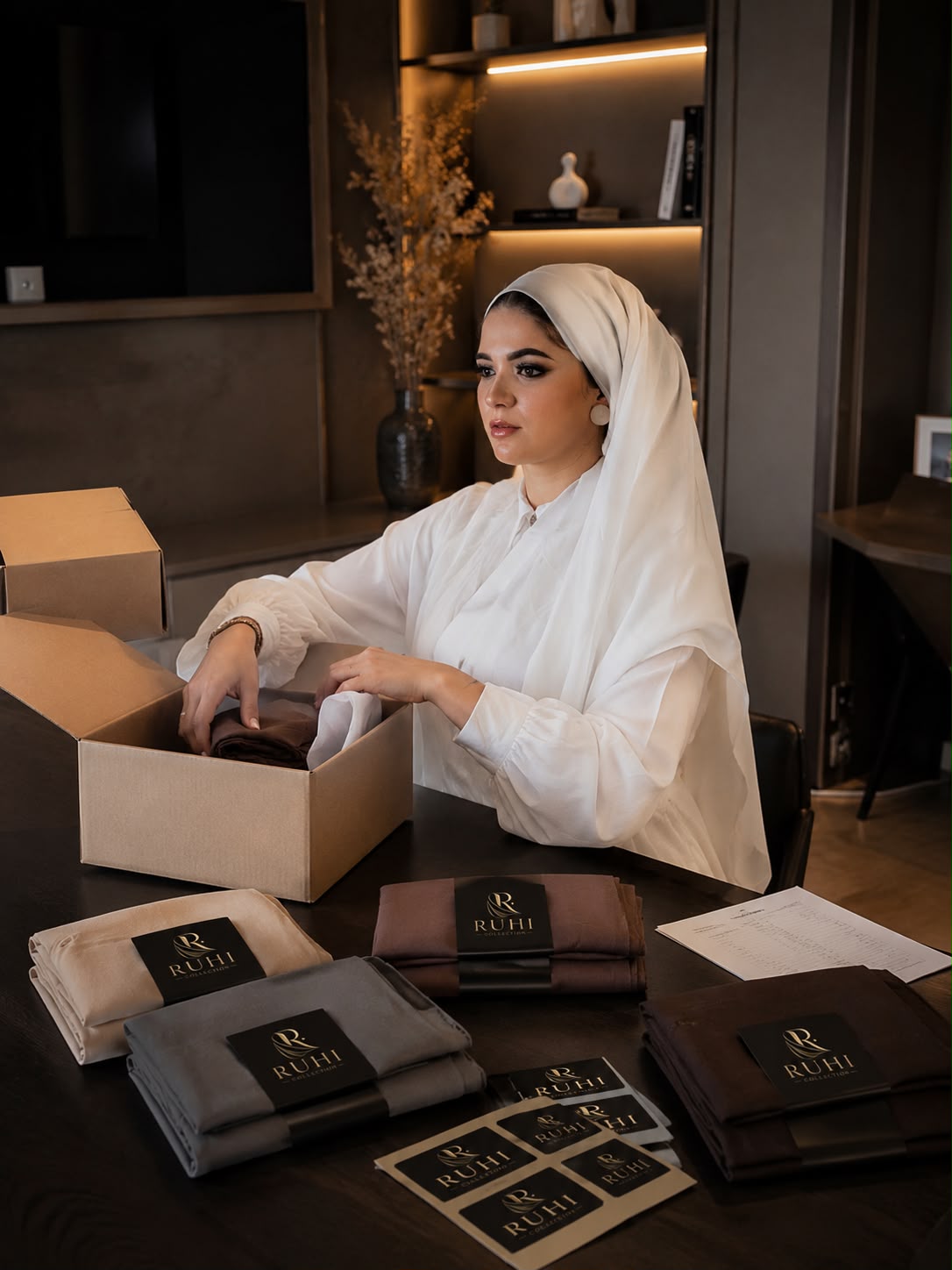 Préparation soignée d'une commande Ruhi Collection